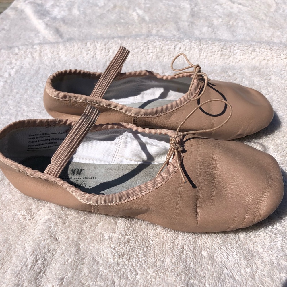 Girls size 2 gently used leather ballet slippers